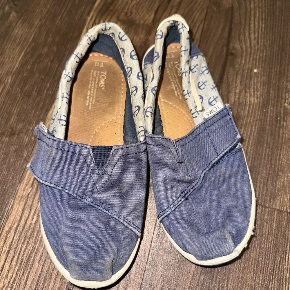 Tom’s anchor nautical blue kids 11 slip on loafers